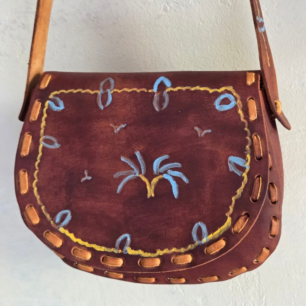 VTG 70s Hand Tooled Painted 100% Leather Saddle Bag Shoulder Purse Boho Hippie - Picture 14 of 14